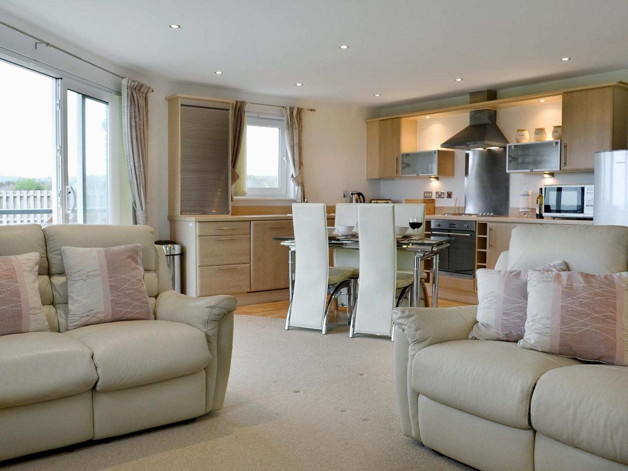 Waters Edge Villa Llanelli Buitenkant foto